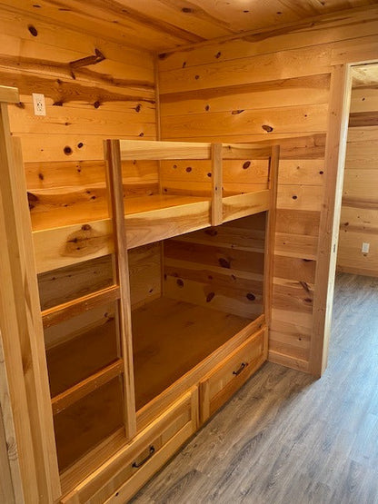 The Willow Brook Cabin ( WYOMING PRICING )