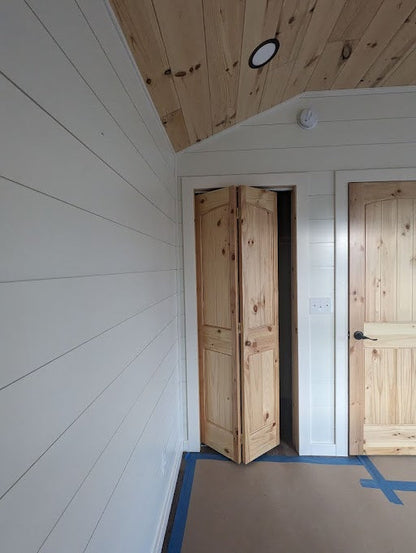 The Willow Brook Cabin ( WYOMING PRICING )