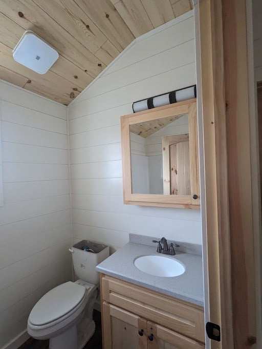 The Willow Brook Cabin ( ALASKA PRICING )