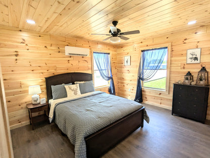 The Gatlinburg Lodge Cabin - ( WYOMING PRICING )