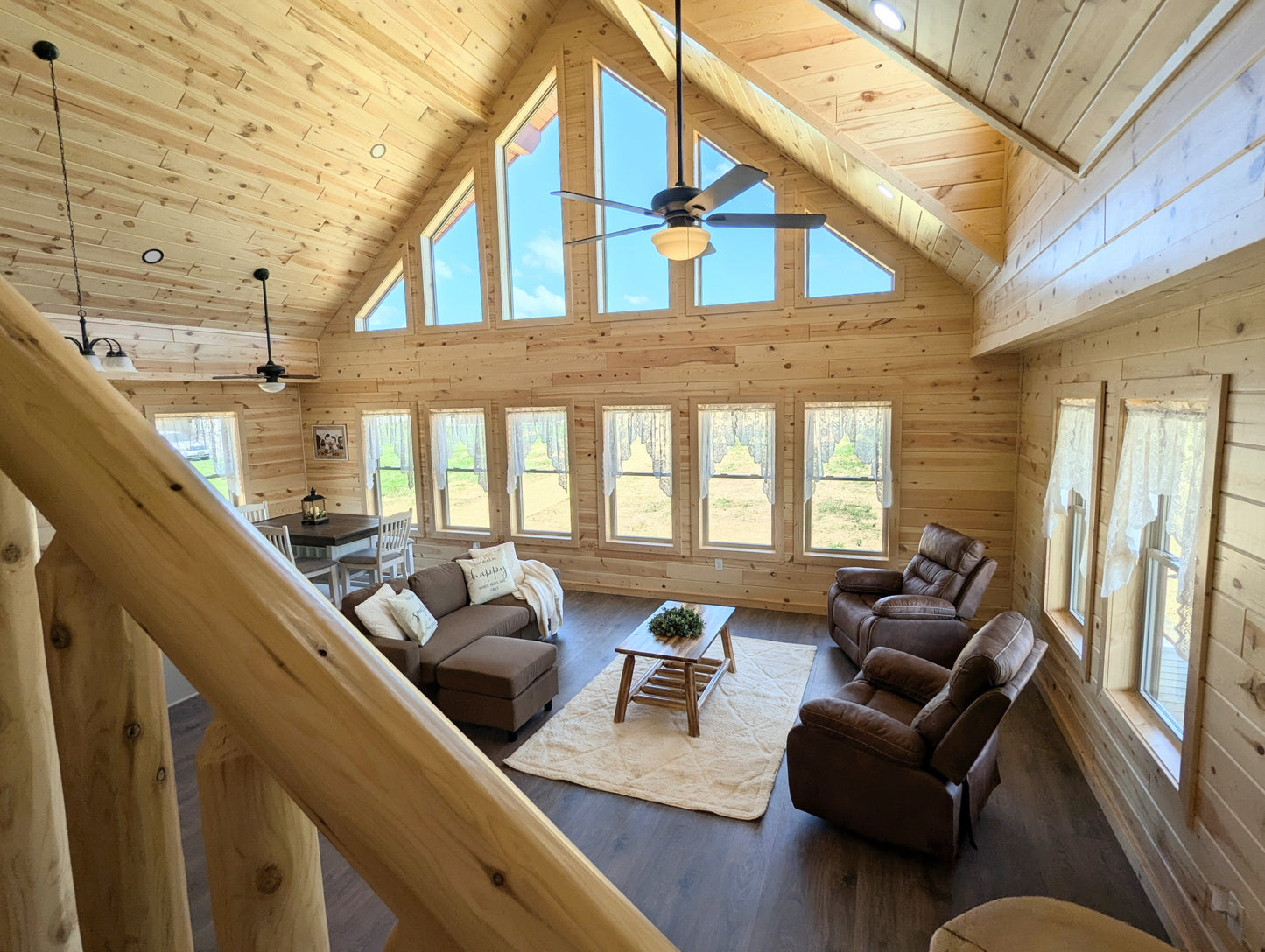 The Gatlinburg Lodge Cabin - ( WEST VIRGINIA PRICING )