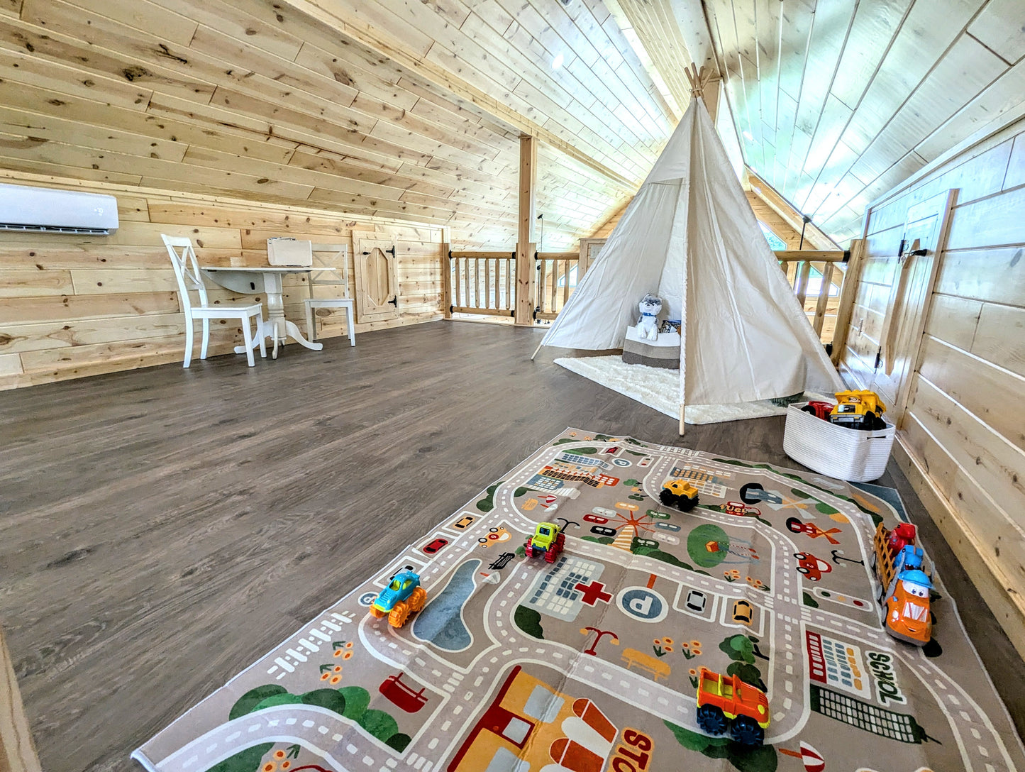 The Gatlinburg Lodge Cabin - ( MINNESOTA PRICING )