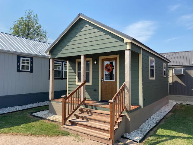 The Willow Brook Cabin ( NORTH DAKOTA PRICING )