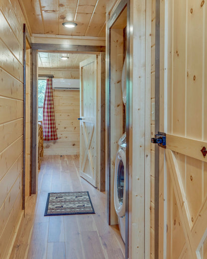 The Chattanooga Cabin (Shipping and set up pricing based on your state!)