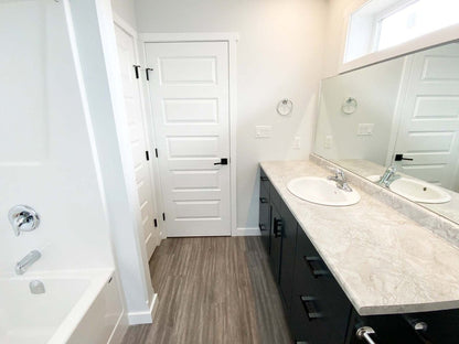 Pine Valley Escape House Kit (3 bed 2 bath)